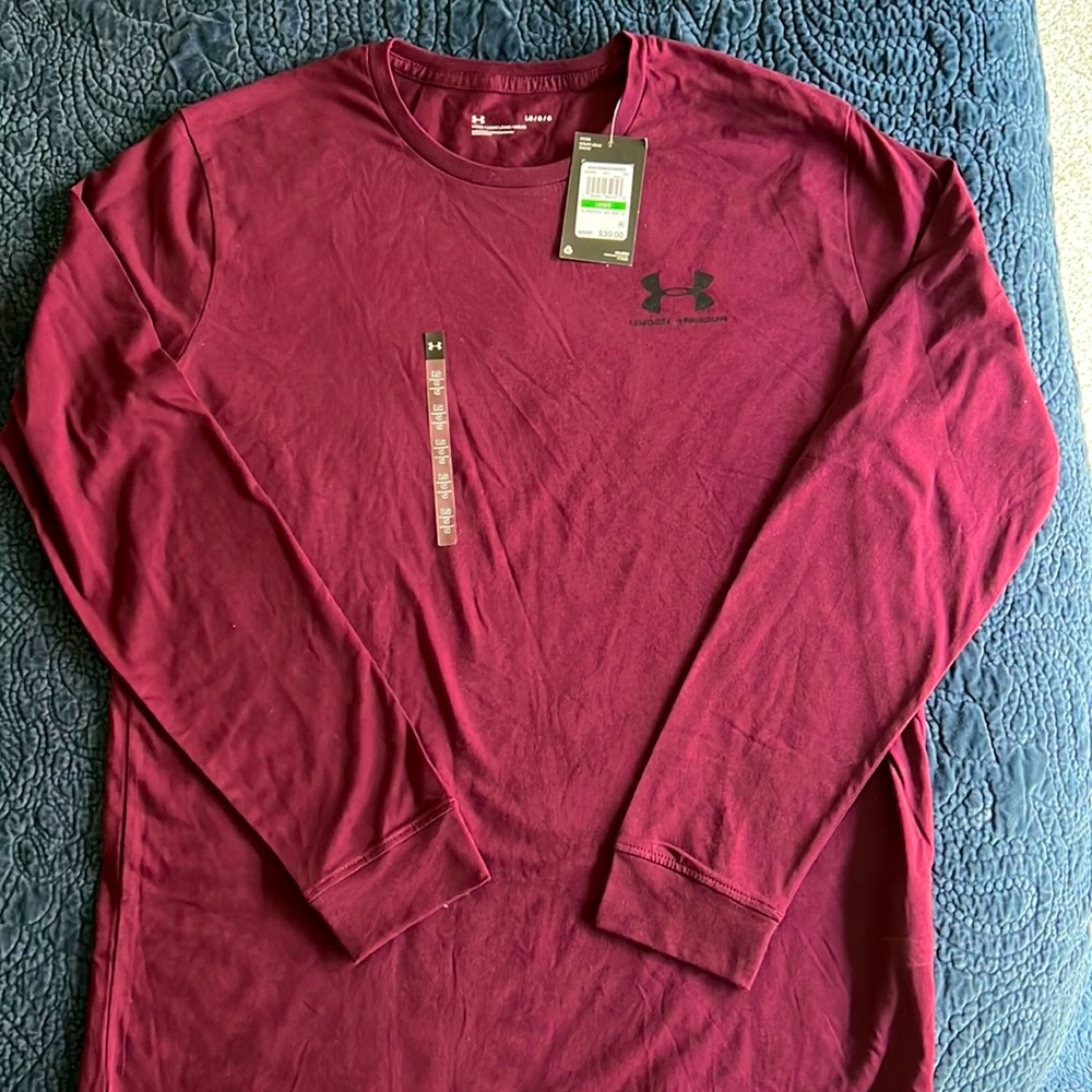 NWT  Under Amour men’s long sleeve sports Tee